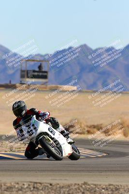 media/Jan-08-2022-SoCal Trackdays (Sat) [[1ec2777125]]/Turn 4 (1145am)/